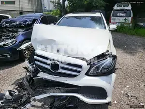 2018, Mercedes-Benz / E 300, VIN: WDDZF4JB0KA548547, gas