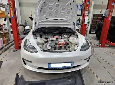 2021, Tesla / Model 3, VIN: 5YJ3E1EB8MF952041, 98663 км., electric