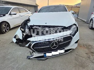 2025, Mercedes-Benz / e200, VIN: W1KLF5AB6SA083378, hybrid
