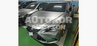 2023, Lexus / ES 300, 44778 км., hybrid, 2487 куб.см.