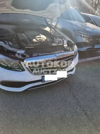 2020, Mercedes-Benz / e300, 71714 км., hybrid