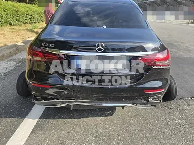 2022, Mercedes-Benz / e300, 52000 км., gas