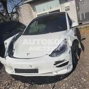 2021, Tesla / Model 3, VIN: 5YJ3E1EB4MF081946, electric