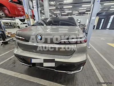2024, BMW / 740, gas