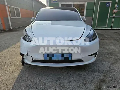 2024, Tesla / Model Y, 20000 км., electric