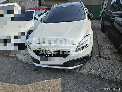 2016, Volvo / V40, 130000 км., diesel