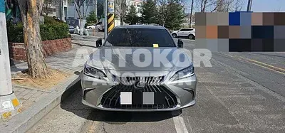 2024, Lexus / ES 300, 13092 км., hybrid, 2487 куб.см.