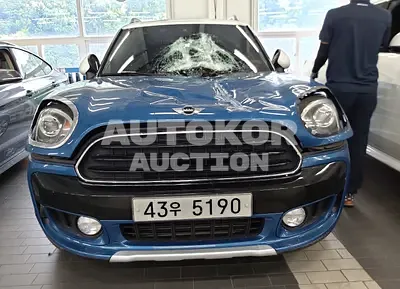 2017, MINI / Countryman, VIN: WMWYU110XH3B69030, 57997 км., gas, 1995 куб.см.