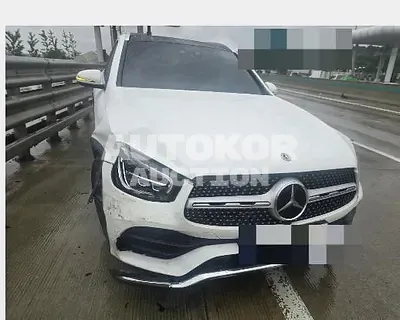 2022, Mercedes-Benz / GLC 300, 12500 км., gas, 1991 куб.см.