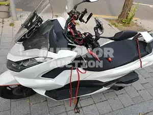 2021, BMW / 125, gas
