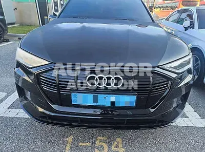 2020, Audi / e-tron, 72435 км., electric, 240 куб.см.