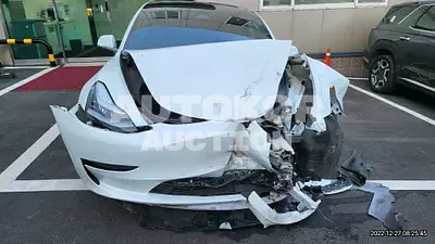2020, Tesla / Model 3, VIN: 5YJ3E1EAXLF724273, 38142 км., electric