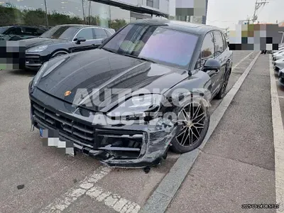2024, Porsche / Cayenne, 13215 км., gas