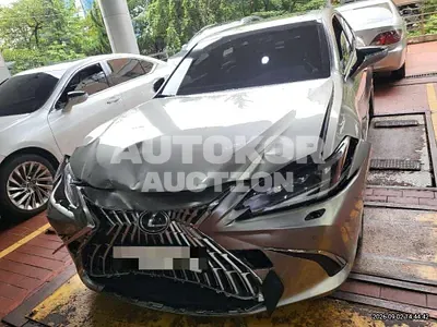 2025, Lexus / es300h, 13000 км., hybrid