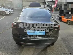 2024, Tesla / Model 3, 3300 км., electric