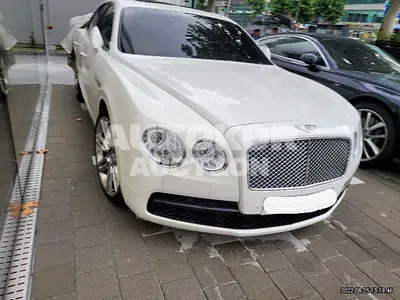 2018, Bentley / Flying Spur V8, VIN: SCBET53W3JC066667, 55272 км., gas