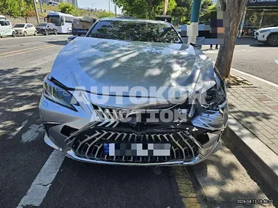 2026, Lexus / es300h, 85 км., hybrid