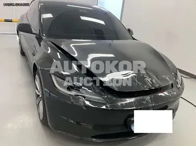 2024, Tesla / Model 3, 70000 км., electric