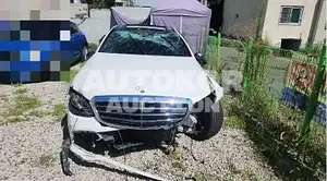 2019, Mercedes-Benz / E 300, 100000 км., gas, 1591 куб.см.