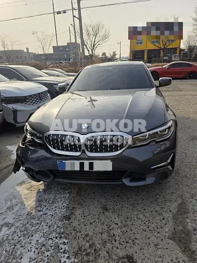 2021, BMW / 320, 81602 км., gas