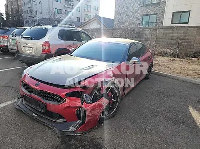 2020, Kia / Stinger, VIN: KNAE351ADLS083860, 89894 км., gas
