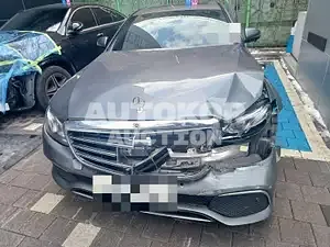 2019, Mercedes-Benz / E 300, VIN: WDDZF4KB6LA729927, 78057 км., gas, 1998 куб.см.