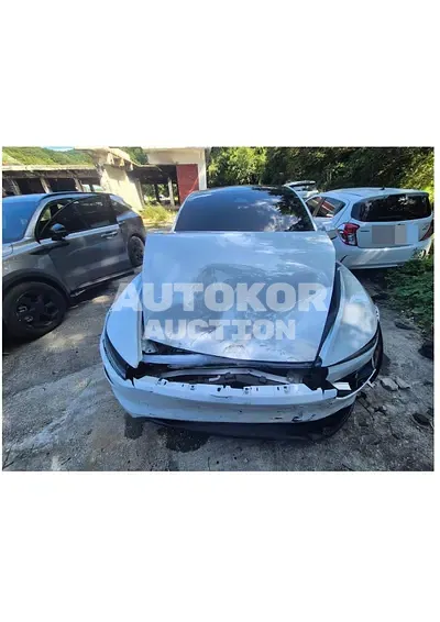 2026, Tesla / Model Y, 5683 км., electric, 180 куб.см.