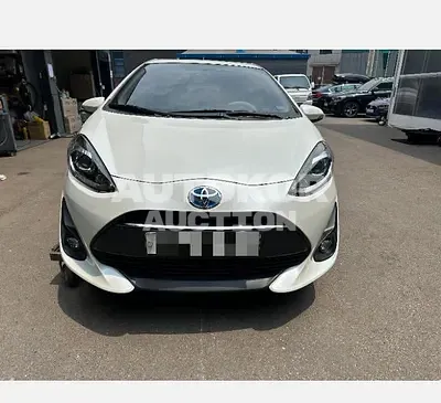 2019, Toyota / Prius C, 40173 км., hybrid 2019, Toyota / Prius C, 40173 км., hybrid