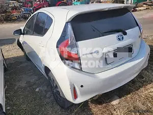 2018, Toyota / Prius C, VIN: JTDKDTB33J1611464, 58261 км., hybrid