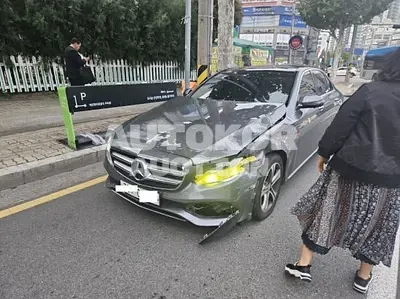 2017, Mercedes-Benz / e300, VIN: WDDZF4KB9HA080017, 130671 км., gas
