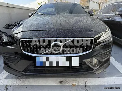 2022, Volvo / V60, 19439 км., gas