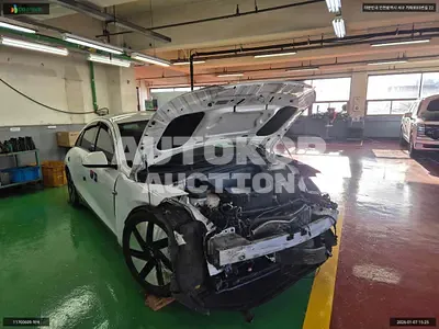 2023, Hyundai / ioniq 6, VIN: KMHM341AFPA034282, 166780 км., electric