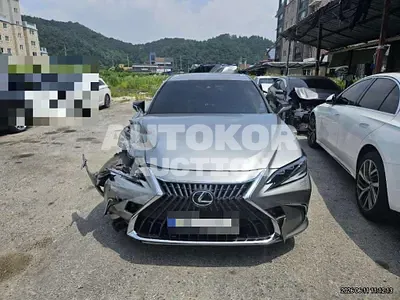 2024, Lexus / es300h, 32000 км., hybrid
