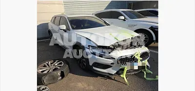 2021, Volvo / v60 cross country, VIN: YV1ZZL12CN1087383, 56728 км., gas, 1969 куб.см.