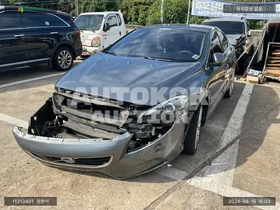 2015, Volvo / V40, VIN: YV1MVA8KDG2292749, diesel
