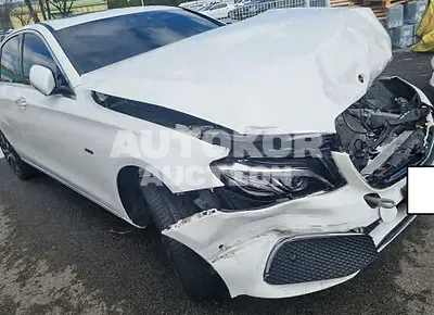 2020, Mercedes-Benz / E 300, VIN: WDDZF5EB4LA746730, 59595 км., hybrid