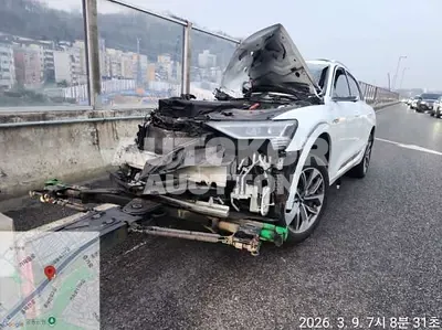 2020, Audi / e-tron, VIN: WAUZZZGE1LB028706, 72205 км., electric