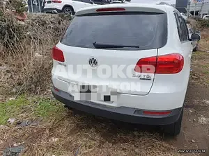 2015, Volkswagen / Tiguan, VIN: WVGZZZ5NZFW562988, 98211 км., diesel