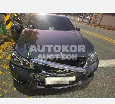 2016, Mercedes-Benz / E 300, 163327 км., gas
