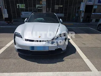 2022, Porsche / Taycan, 36000 км., electric