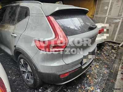 2024, Volvo / XC40, 2402 км., gas