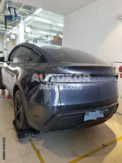2025, Tesla / Model Y, 4947 км., electric