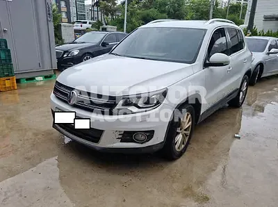 2015, Volkswagen / Tiguan, VIN: WVGZZZ5NZFW526170, diesel